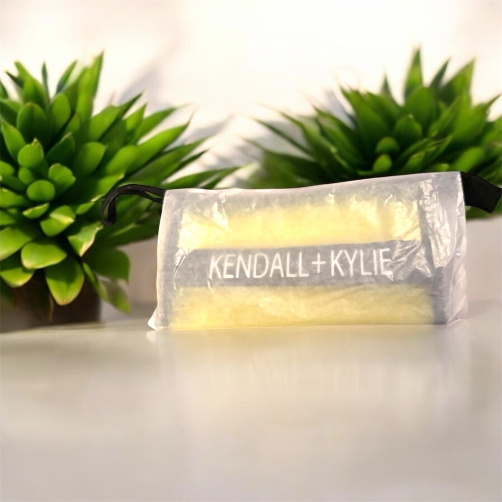 NWOT. Kendall & Kylie Cosmetic Pouch